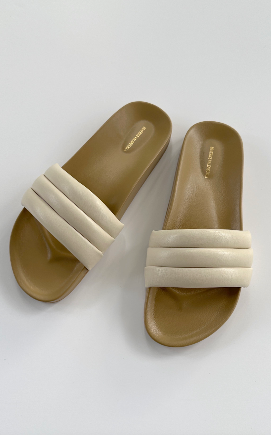 Classic Sandalia in Shell