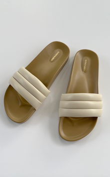  Classic Sandalia in Shell