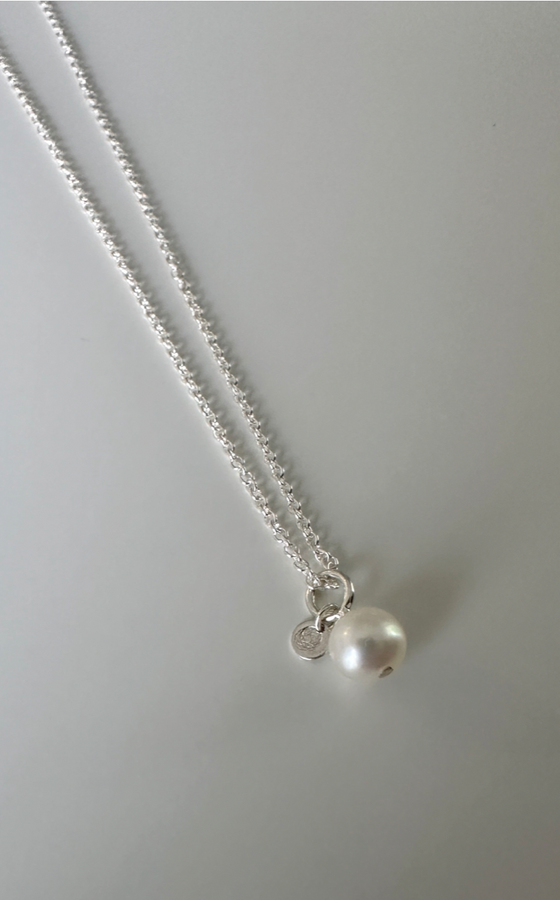 Small Pearl Necklace in Sterling Sliver