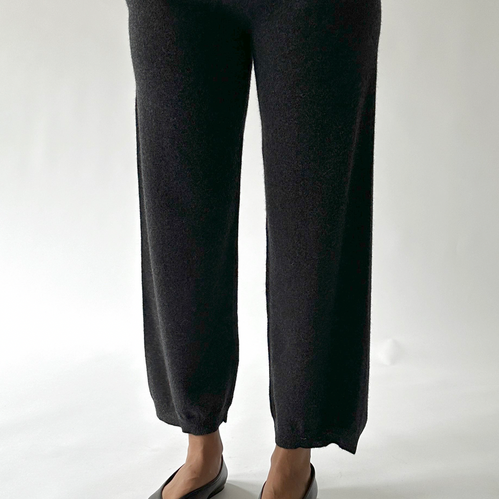 
                      
                        Knit Cashmere Pant in Charcoal
                      
                    