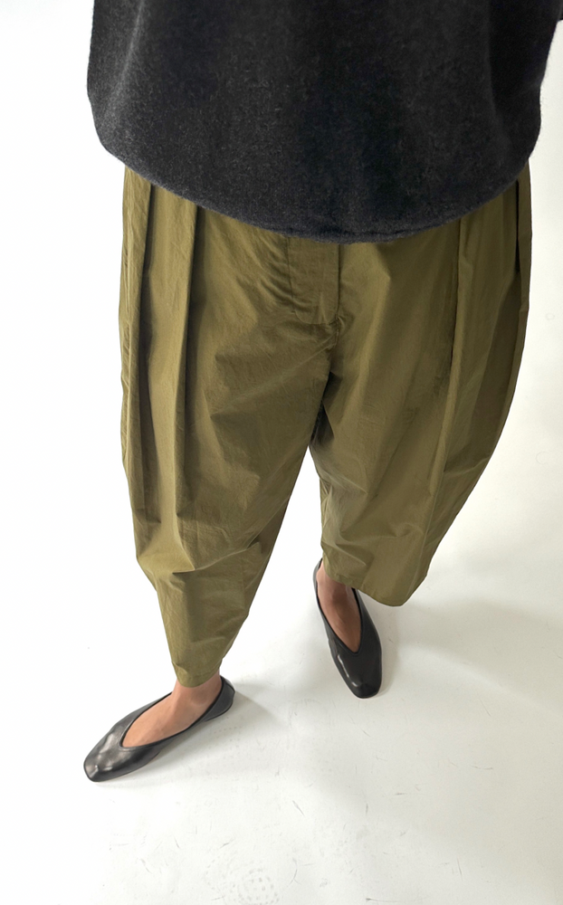 Voluminous Pleat Trouser in Army