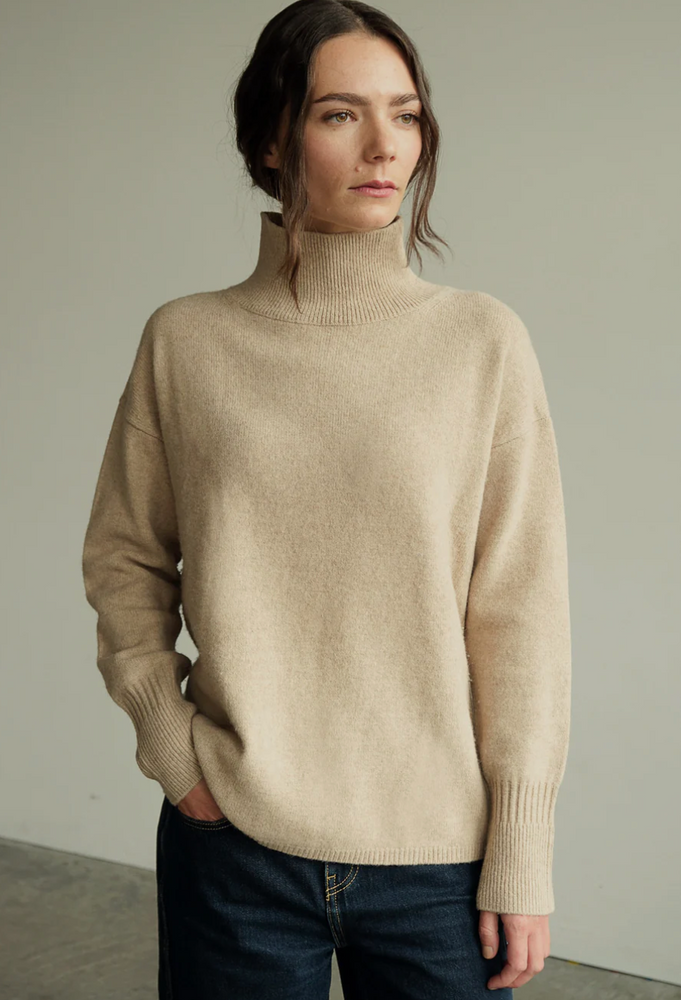 No.6 Turtleneck in Sand