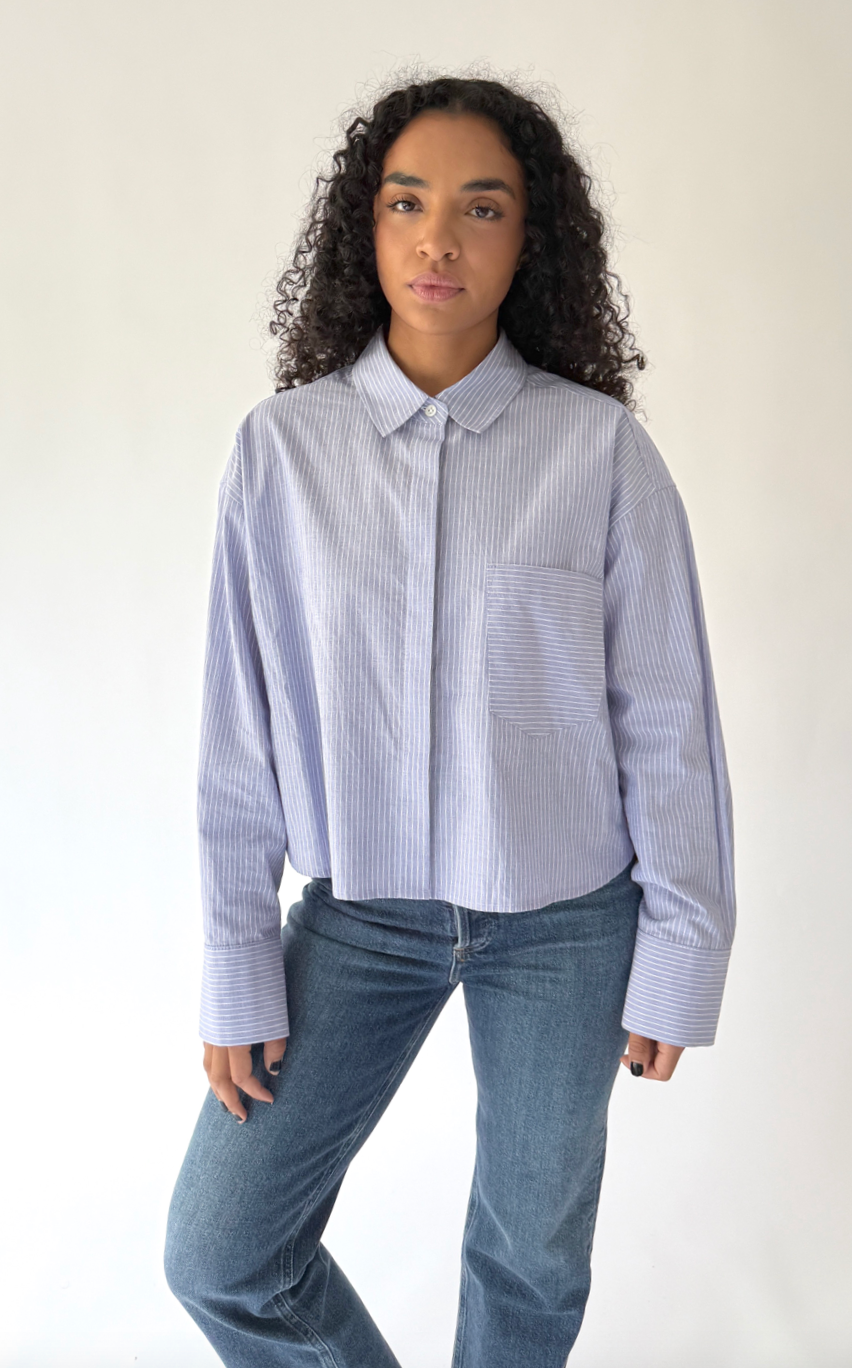 Cropped Boyfriend Shirt in Typewriter Stripe
