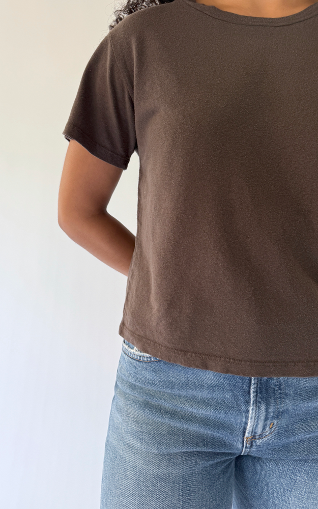 Cropped Lorel Tee in Coffee Bean