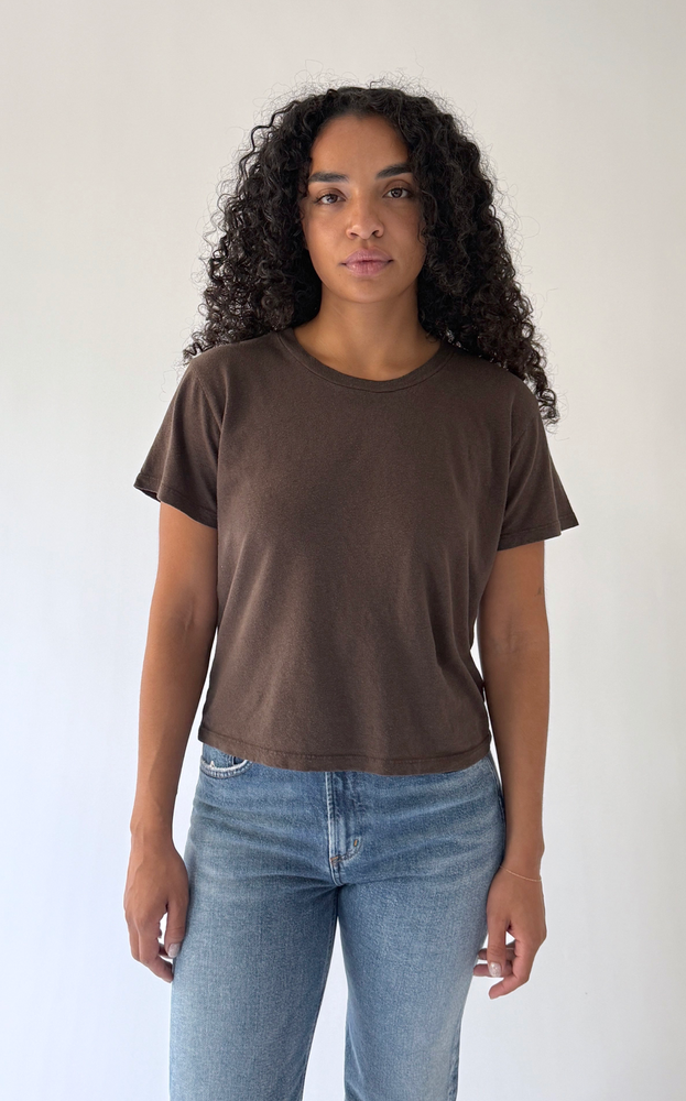 Cropped Lorel Tee in Coffee Bean